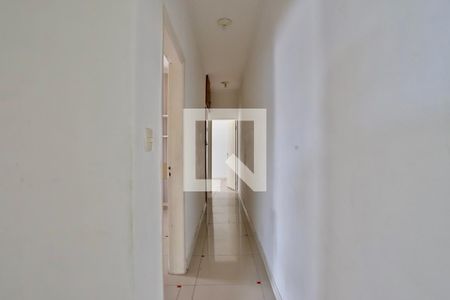 Casa à venda com 180m², 4 quartos e 2 vagas Casa à venda com 180m², 4 quartos e 2 vagasCorredor