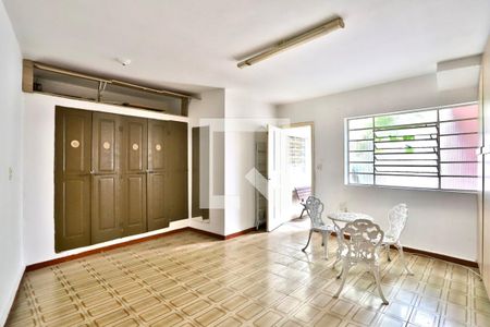 Casa à venda com 180m², 4 quartos e 2 vagas Casa à venda com 180m², 4 quartos e 2 vagasEdícula/Salão de festa