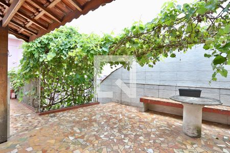 Casa à venda com 180m², 4 quartos e 2 vagas Casa à venda com 180m², 4 quartos e 2 vagasÁrea Externa
