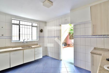 Casa à venda com 180m², 4 quartos e 2 vagas Casa à venda com 180m², 4 quartos e 2 vagasCozinha