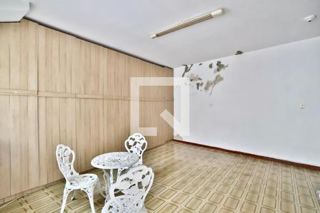Casa à venda com 180m², 4 quartos e 2 vagas Casa à venda com 180m², 4 quartos e 2 vagasEdícula/Salão de festa