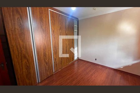 Quarto de casa para alugar com 5 quartos, 360m² em União, Belo Horizonte