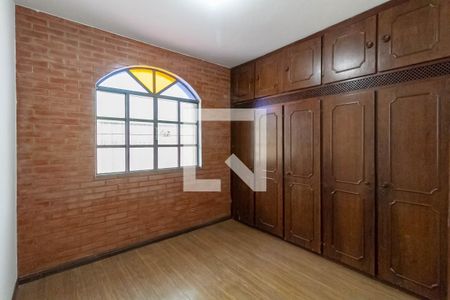 Casa à venda com 314m², 4 quartos e 3 vagasQuarto 1
