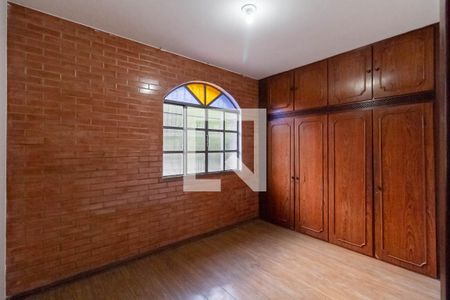 Casa à venda com 314m², 4 quartos e 3 vagasQuarto 2