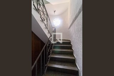 Casa à venda com 314m², 4 quartos e 3 vagasEscada