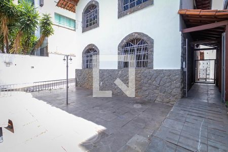Casa à venda com 314m², 4 quartos e 3 vagasEntrada