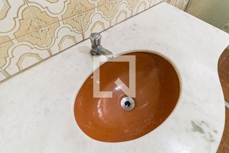 Casa à venda com 314m², 4 quartos e 3 vagasBanheiro social