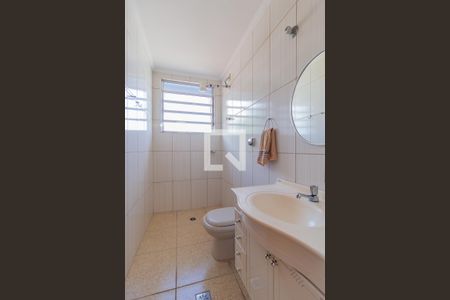 Casa à venda com 250m², 2 quartos e 2 vagas Casa à venda com 250m², 2 quartos e 2 vagasBanheiro de serviço