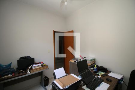 Casa à venda com 191m², 5 quartos e 3 vagasQuarto 5