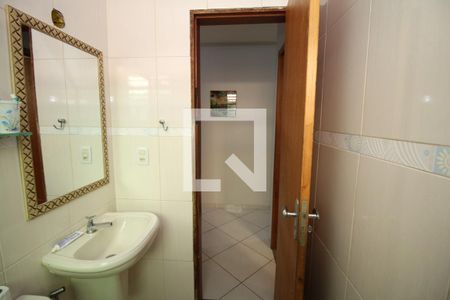 Casa à venda com 191m², 5 quartos e 3 vagasBanheiro 1