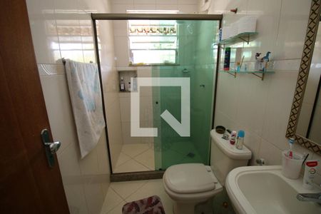 Casa à venda com 191m², 5 quartos e 3 vagasBanheiro 2