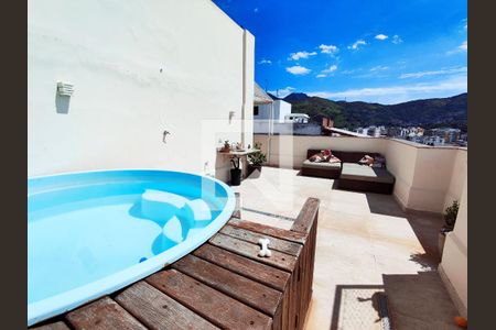 Apartamento à venda com 120m², 2 quartos e 2 vagasTerraço