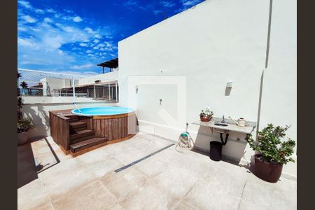 Apartamento à venda com 120m², 2 quartos e 2 vagasTerraço