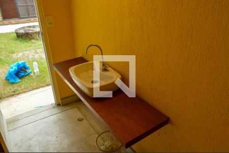 Casa de condomínio à venda com 278m², 5 quartos e 5 vagas Casa de condomínio à venda com 278m², 5 quartos e 5 vagasBanheiro da Área Gourmet