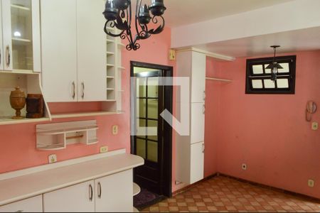 Casa de condomínio à venda com 278m², 5 quartos e 5 vagas Casa de condomínio à venda com 278m², 5 quartos e 5 vagasCozinha