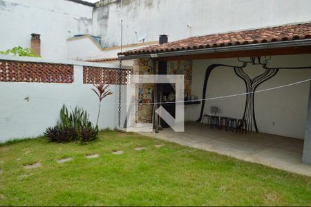 Casa de condomínio à venda com 278m², 5 quartos e 5 vagas Casa de condomínio à venda com 278m², 5 quartos e 5 vagasQuintal