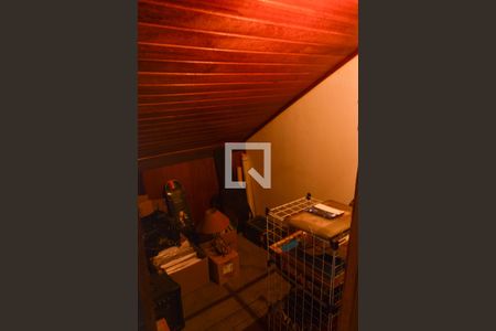 Casa de condomínio à venda com 278m², 5 quartos e 5 vagas Casa de condomínio à venda com 278m², 5 quartos e 5 vagasArmario do Sótão