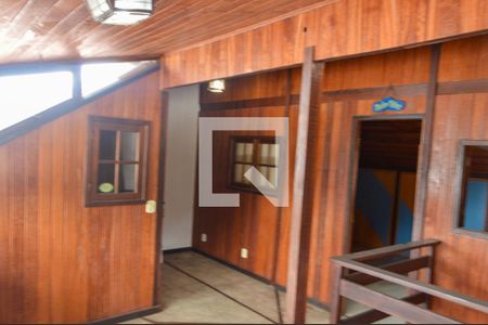 Casa de condomínio à venda com 278m², 5 quartos e 5 vagas Casa de condomínio à venda com 278m², 5 quartos e 5 vagasSótão