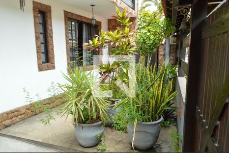 Casa de condomínio à venda com 278m², 5 quartos e 5 vagas Casa de condomínio à venda com 278m², 5 quartos e 5 vagasJardim