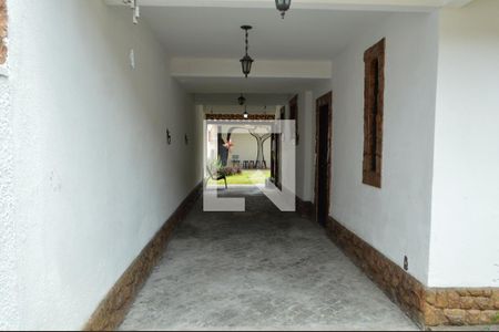 Casa de condomínio à venda com 278m², 5 quartos e 5 vagas Casa de condomínio à venda com 278m², 5 quartos e 5 vagasGaragem