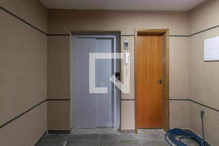 Apartamento à venda com 39m², 2 quartos e sem vaga Apartamento à venda com 39m², 2 quartos e sem vagaElevador