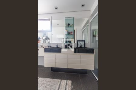 Apartamento à venda com 520m², 4 quartos e 5 vagas Apartamento à venda com 520m², 4 quartos e 5 vagasSuíte