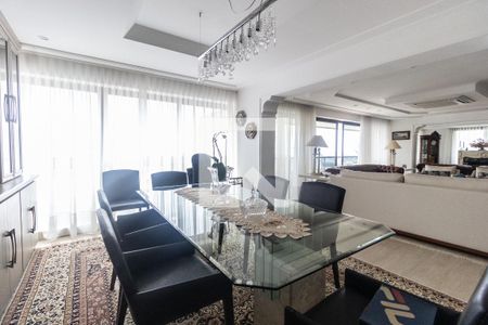 Apartamento à venda com 520m², 4 quartos e 5 vagas Apartamento à venda com 520m², 4 quartos e 5 vagasSala de jantar