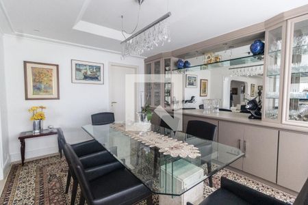 Apartamento à venda com 520m², 4 quartos e 5 vagas Apartamento à venda com 520m², 4 quartos e 5 vagasSala de jantar