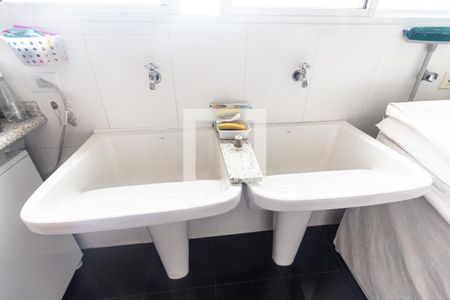 Apartamento à venda com 520m², 4 quartos e 5 vagas Apartamento à venda com 520m², 4 quartos e 5 vagasÁrea de serviço