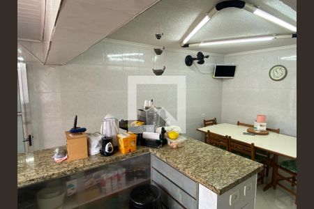 Casa à venda com 140m², 3 quartos e 3 vagas Casa à venda com 140m², 3 quartos e 3 vagasCozinha