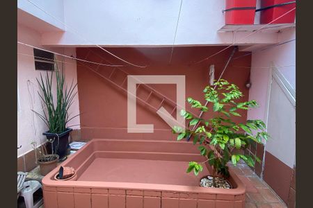 Casa à venda com 140m², 3 quartos e 3 vagas Casa à venda com 140m², 3 quartos e 3 vagasQuintal