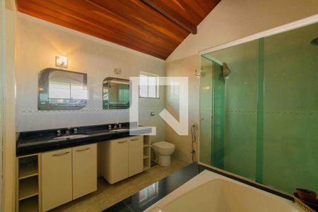 Casa de condomínio à venda com 185m², 4 quartos e 2 vagasBanheiro da Suíte 2