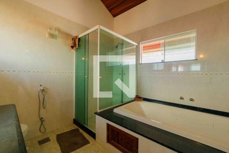 Casa de condomínio à venda com 185m², 4 quartos e 2 vagasBanheiro da Suíte 2