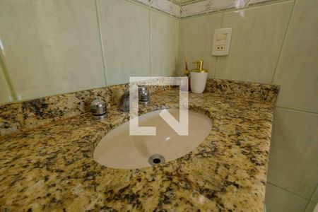 Casa de condomínio à venda com 185m², 4 quartos e 2 vagasBanheiro da Suíte 1