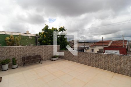 Casa à venda com 90m², 2 quartos e 2 vagas Casa à venda com 90m², 2 quartos e 2 vagasVaranda
