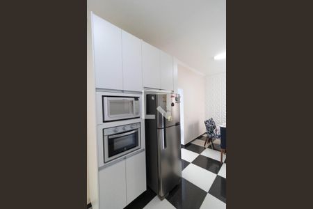 Casa à venda com 90m², 2 quartos e 2 vagas Casa à venda com 90m², 2 quartos e 2 vagasCozinha