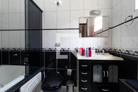 Casa à venda com 90m², 2 quartos e 2 vagas Casa à venda com 90m², 2 quartos e 2 vagasBanheiro da Suíte