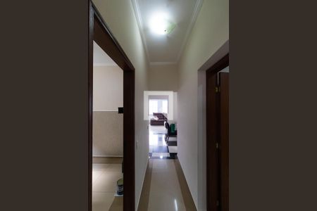 Casa à venda com 90m², 2 quartos e 2 vagas Casa à venda com 90m², 2 quartos e 2 vagasCorredor