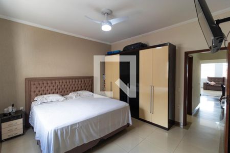 Casa à venda com 90m², 2 quartos e 2 vagas Casa à venda com 90m², 2 quartos e 2 vagasSuíte