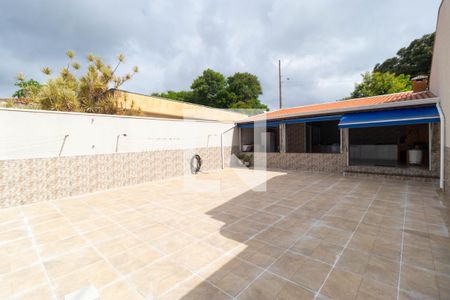 Casa à venda com 90m², 2 quartos e 2 vagas Casa à venda com 90m², 2 quartos e 2 vagasQuintal