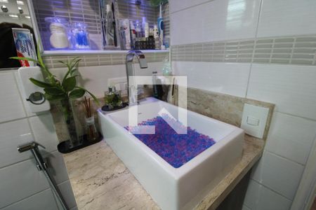 Apartamento à venda com 70m², 2 quartos e 2 vagasPia do banheiro