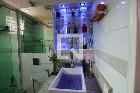 Apartamento à venda com 70m², 2 quartos e 2 vagasBanheiro