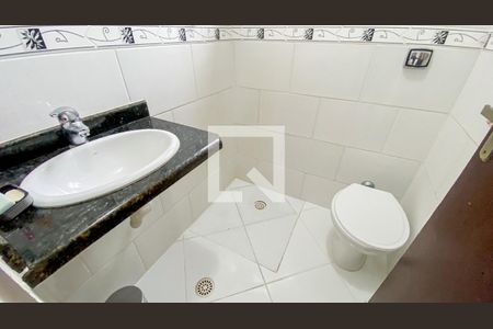 Casa à venda com 140m², 3 quartos e 3 vagasBanheiro Social 