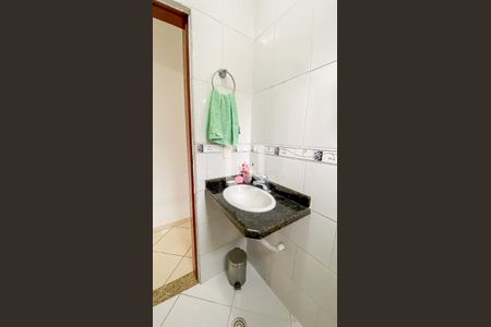 Casa à venda com 140m², 3 quartos e 3 vagasBanheiro Social 