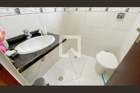 Casa à venda com 140m², 3 quartos e 3 vagasBanheiro Social 