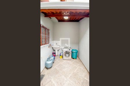 Casa à venda com 140m², 3 quartos e 3 vagasÁrea de Serviço