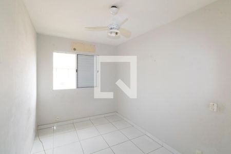 Quarto 1 de apartamento para alugar com 2 quartos, 58m² em Inhoaíba, Rio de Janeiro