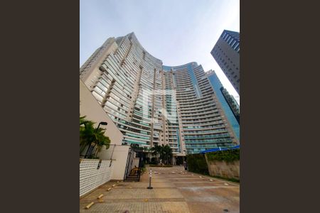 Apartamento à venda com 71m², 2 quartos e 1 vaga Apartamento à venda com 71m², 2 quartos e 1 vagaFachada