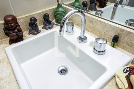 Apartamento à venda com 71m², 2 quartos e 1 vaga Apartamento à venda com 71m², 2 quartos e 1 vagaBanheiro Social