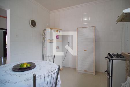 Casa à venda com 240m², 3 quartos e 2 vagasCozinha